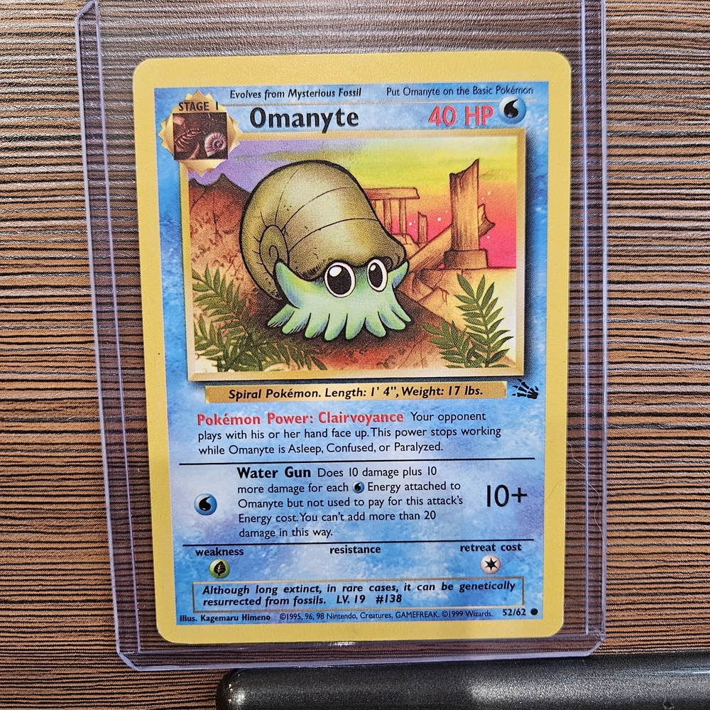 Pokemon Omanyte 52/62 Fossil Trading Card